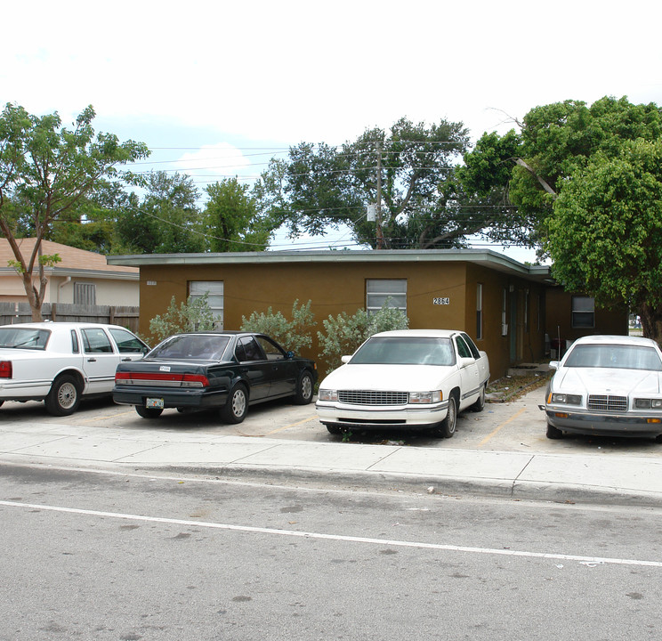 2864 NW 6th Ct in Fort Lauderdale, FL - Building Photo