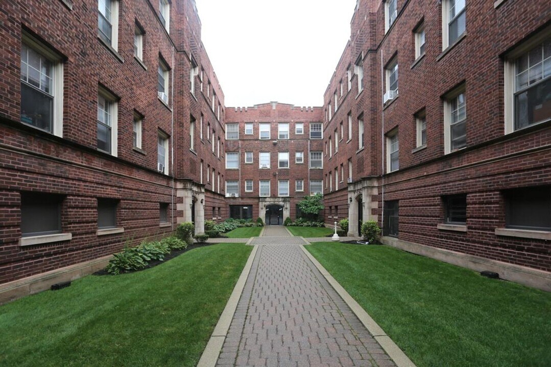 3273 W Wrightwood Ave, Unit 3257-2D in Chicago, IL - Foto de edificio