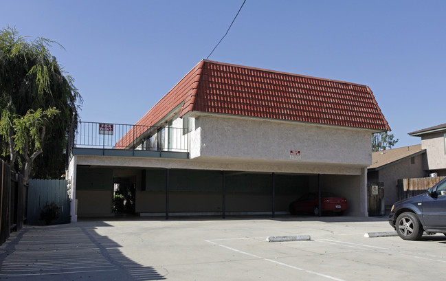 162 Linda Way in Upland, CA - Foto de edificio - Building Photo