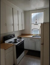 387 S River St, Unit 2 in Wilkes-Barre, PA - Foto de edificio - Building Photo