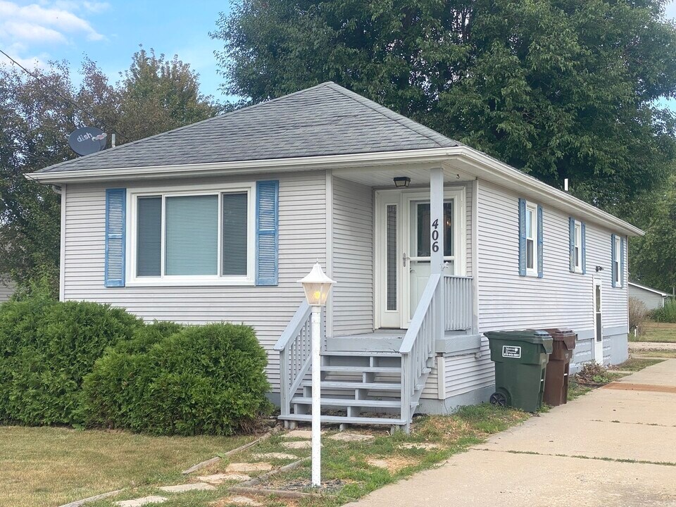 406 S Jackson St in Gardner, IL - Foto de edificio