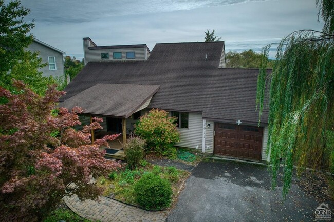3011 Sleepy Hollow Rd in Athens, NY - Building Photo - Building Photo