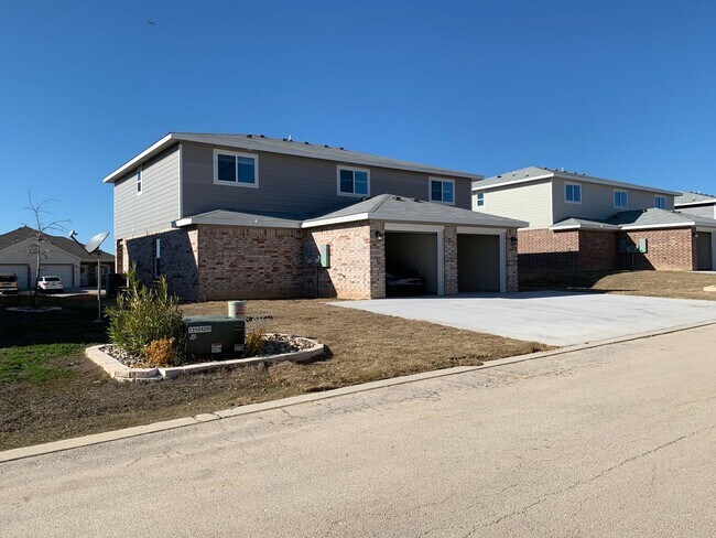 6704 Student Union Dr in Killeen, TX - Building Photo - Building Photo