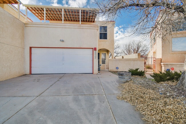 6937 El Cajon Ct NW in Albuquerque, NM - Building Photo - Building Photo