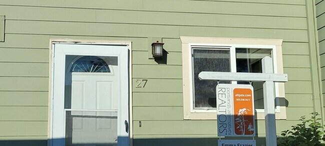 3305 Vittoria Way in Newberg, OR - Building Photo - Building Photo