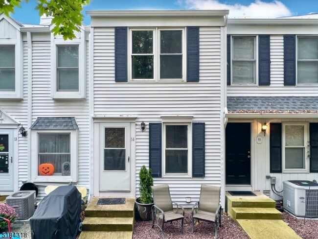 property at 14 Colonial Ct