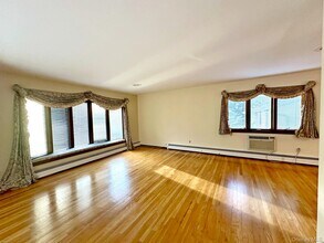 722 Jacqueline Dr in Valley Cottage, NY - Building Photo - Building Photo