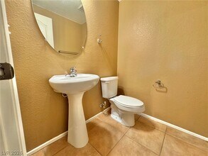 527 Cabis Bay St in Las Vegas, NV - Building Photo - Building Photo