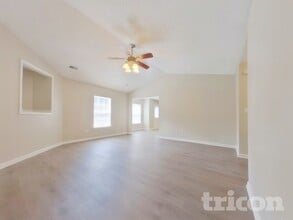 111 Parsons Mill Ln in Columbia, SC - Foto de edificio - Building Photo