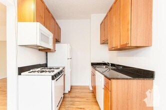 4242 N Sheridan Rd in Chicago, IL - Foto de edificio - Building Photo