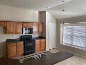 14212 Cedar Post Dr in Haslet, TX - Foto de edificio - Building Photo