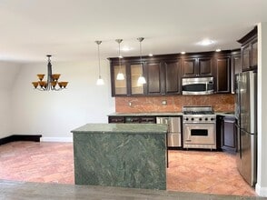 205-30 Brian Crescent in Queens, NY - Building Photo - Building Photo