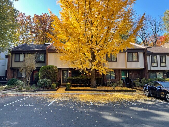 property at 2143 Colts Neck Ct
