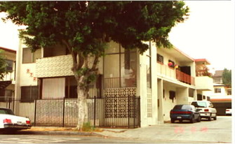 972 S Harvard Blvd Apartments