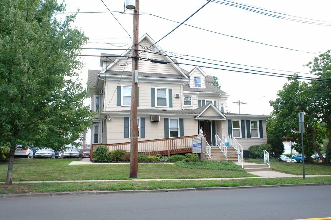 505 Chestnut St in Roselle Park, NJ - Foto de edificio