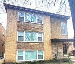 5910 W Gunnison St in Chicago, IL - Building Photo