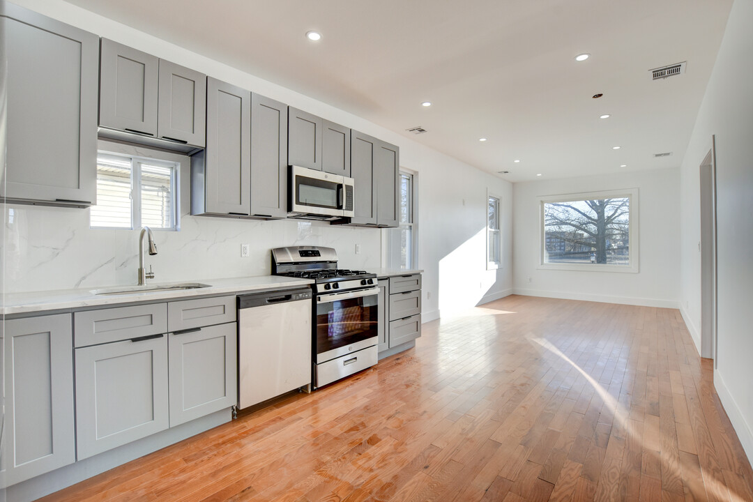 85 May St, Unit 2 in Irvington, NJ - Foto de edificio