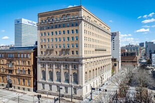 30 Garfield Pl in Cincinnati, OH - Building Photo