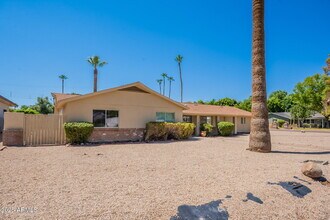 6839 E Montecito Ave in Scottsdale, AZ - Building Photo - Building Photo
