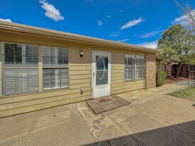 2317 N Thomas Dr in Hobbs, NM - Building Photo