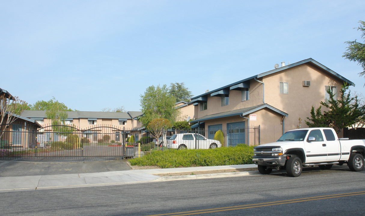 8195 Parish Way in Gilroy, CA - Building Photo