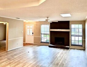 1209 Meadow Ridge Dr in Denton, TX - Building Photo - Building Photo