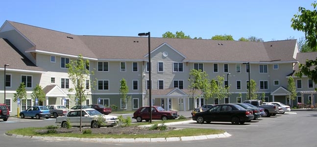 Creekside Village Senior Housing in Brunswick, ME - Foto de edificio - Building Photo
