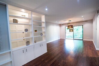 2238 S Piney Point Rd in Houston, TX - Building Photo - Building Photo