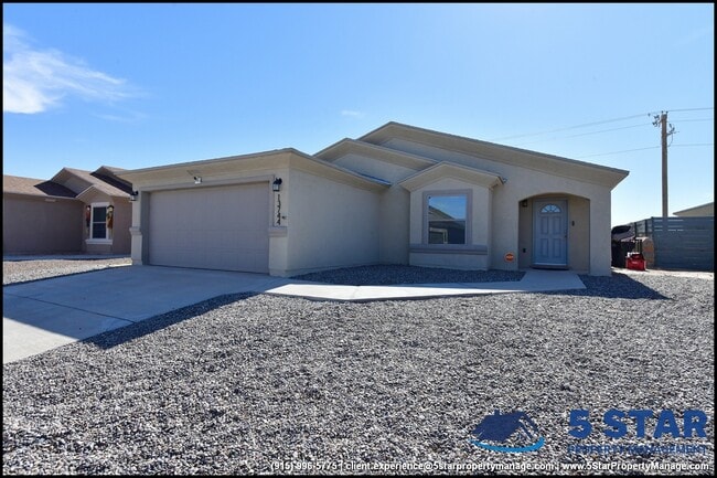 13744 Flora Vista Ave in Horizon City, TX - Building Photo - Building Photo