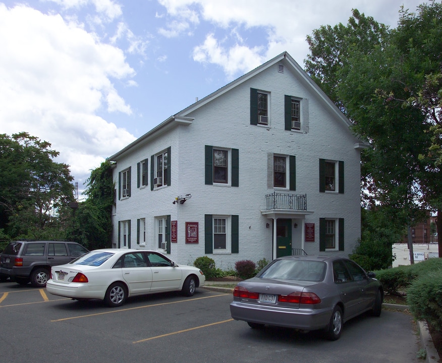 69 Winter St in Springfield, MA - Building Photo