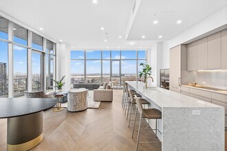 1500 Boul. René-Lévesque O in Montréal, QC - Building Photo - Building Photo