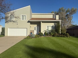 2305 S 165th St in Omaha, NE - Building Photo