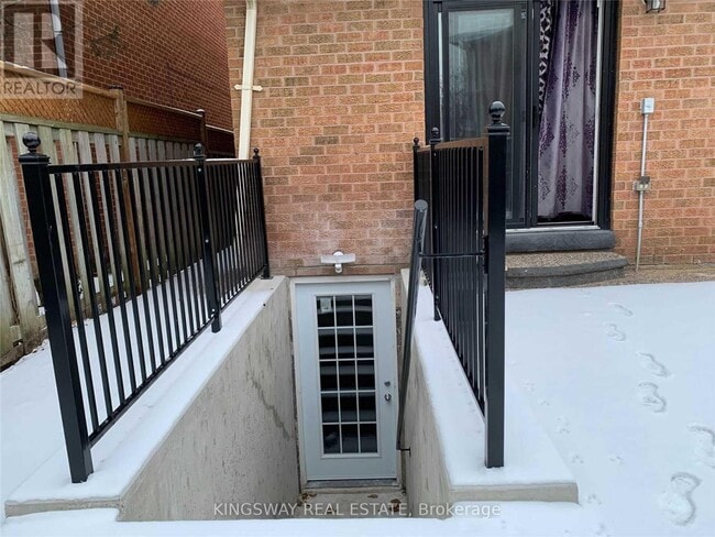 6249 Prairie Cir in Mississauga, ON - Building Photo - Building Photo