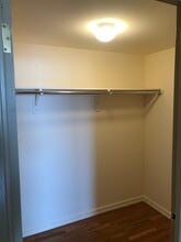 14 Brooklyn Ave, Unit 218 in Valley Stream, NY - Foto de edificio - Building Photo