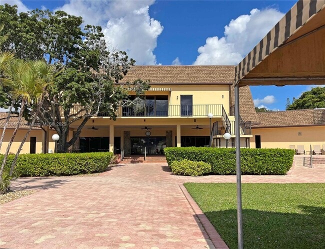 251 Berkley Rd in Hollywood, FL - Building Photo - Building Photo