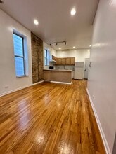 1102 N Ashland Ave, Unit 2FR in Chicago, IL - Foto de edificio - Building Photo