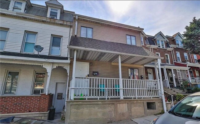 property at 919 N 6th St