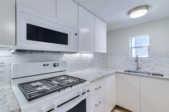 3315 W Empedrado St in Tampa, FL - Building Photo - Building Photo