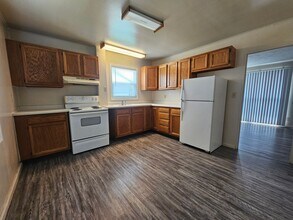 4224 Benton St NE in Cedar Rapids, IA - Building Photo - Building Photo