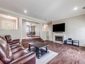 9138 Valley Chapel Ln in Dallas, TX - Building Photo - Building Photo