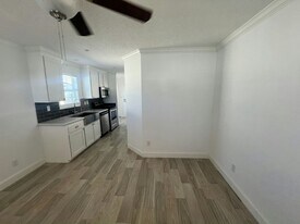 5 Albert St in Lake Placid, FL - Building Photo