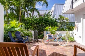 106 Linda Ln in Riviera Beach, FL - Building Photo - Building Photo