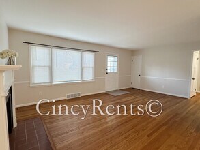 4657 Kugler Mill Rd in Cincinnati, OH - Building Photo - Building Photo