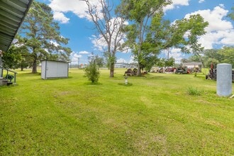 37 Private Rd in Dayton, TX - Building Photo - Building Photo