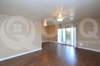 6052 W Golden Ln in Glendale, AZ - Building Photo - Building Photo