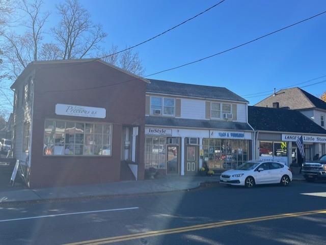 392 King St in Chappaqua, NY - Building Photo