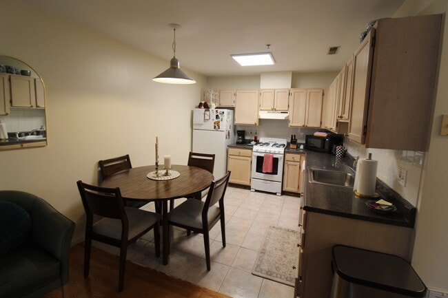 2020 Massachusetts Ave, Unit 2 in Cambridge, MA - Building Photo - Building Photo