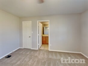 214 Dean Ct in Granbury, TX - Building Photo - Building Photo