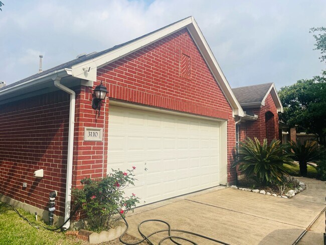 3110 Keithwood Dr in Pearland, TX - Building Photo - Building Photo