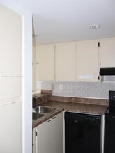 6995 NW 186th St in Hialeah, FL - Building Photo - Building Photo